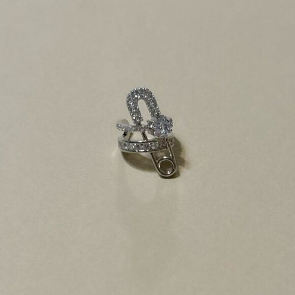 Safety pin ear cuff N711 - Picture 2 of 4